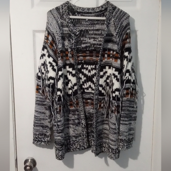 Volcom Black and White Patterned Cardigan - Picture 1 of 3
